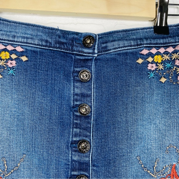 Sneak Peek Womens Embroidered Denim Mini Skirt Size Small - Picture 5 of 12